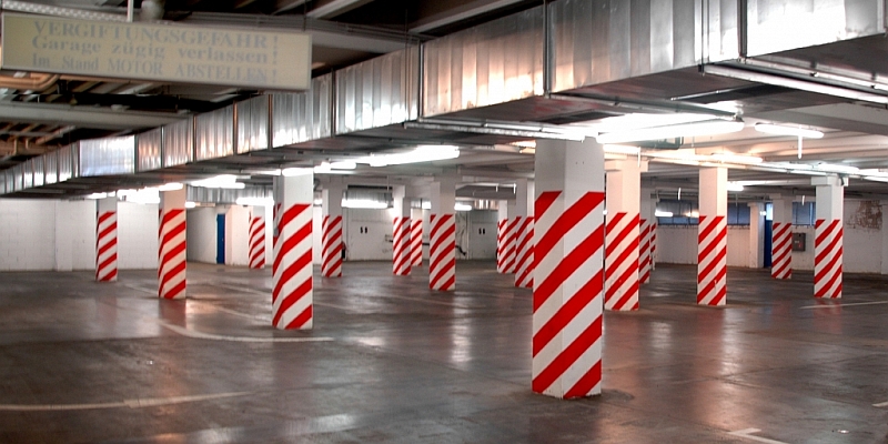 Bodenreinigung Tiefgarage München - Gründliche Reinigung aller Bodenflächen und Ölbeseitigung